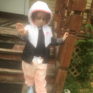 Meet your Posher, Casey